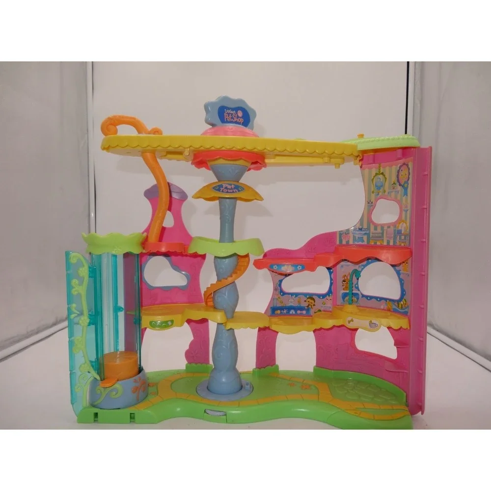 LPS Littlest Pet Shop Round n Round Pet Town No Accessories